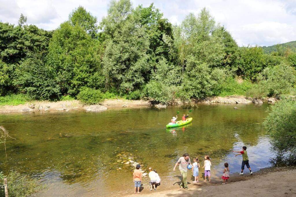 T3 duplex village geolia Saint geniez d'olt avec 2 piscines chauffée Exterior foto
