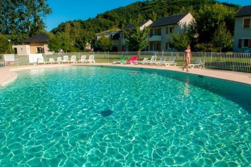 T3 duplex village geolia Saint geniez d'olt avec 2 piscines chauffée Exterior foto
